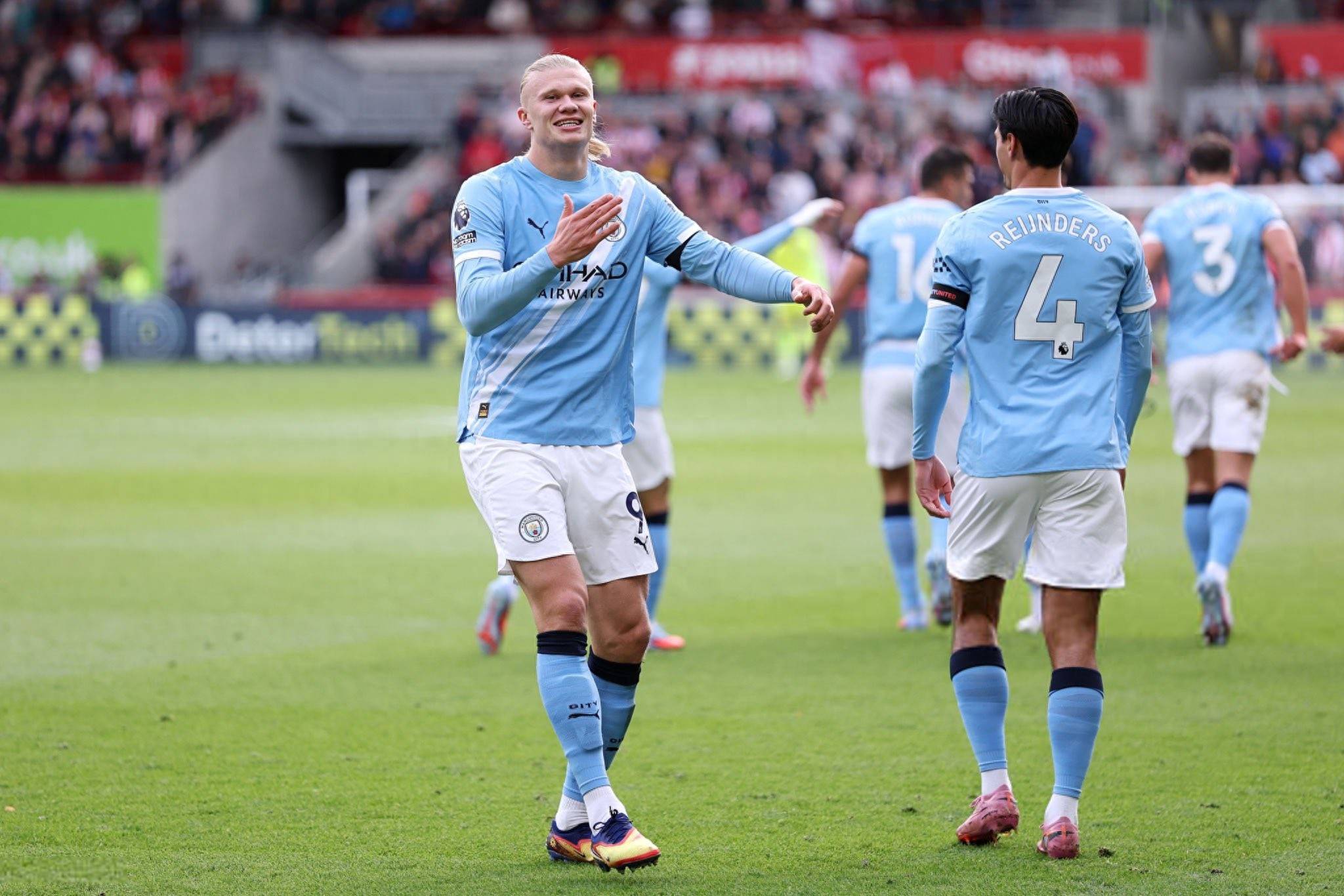 田柾国首登滚石英日韩三版封面，创杂志联动先例（田柾国首次包揽《滚石》英、日、韩三版封面，开创跨刊联动先河）