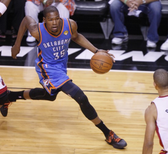 同曦以速度压制对手（同曦以快制胜）