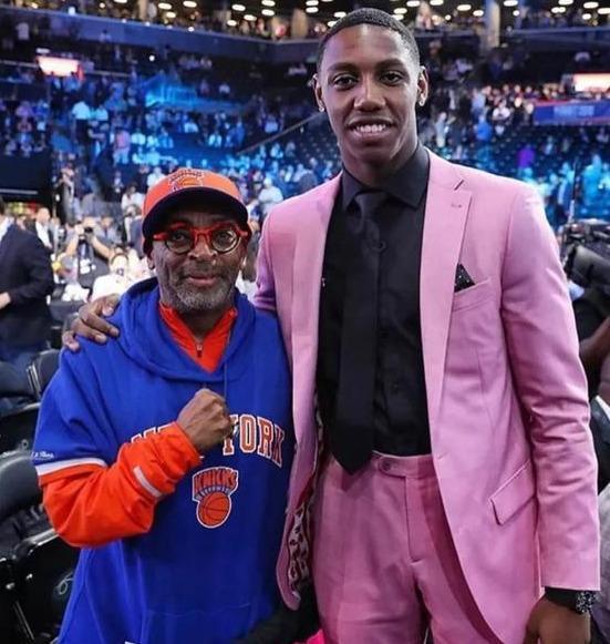 佳夫：上场机会不多让我决定离开米兰；希望米兰能拿联赛冠军（佳夫：出场时间有限促我告别米兰，仍盼米兰夺得联赛冠军）