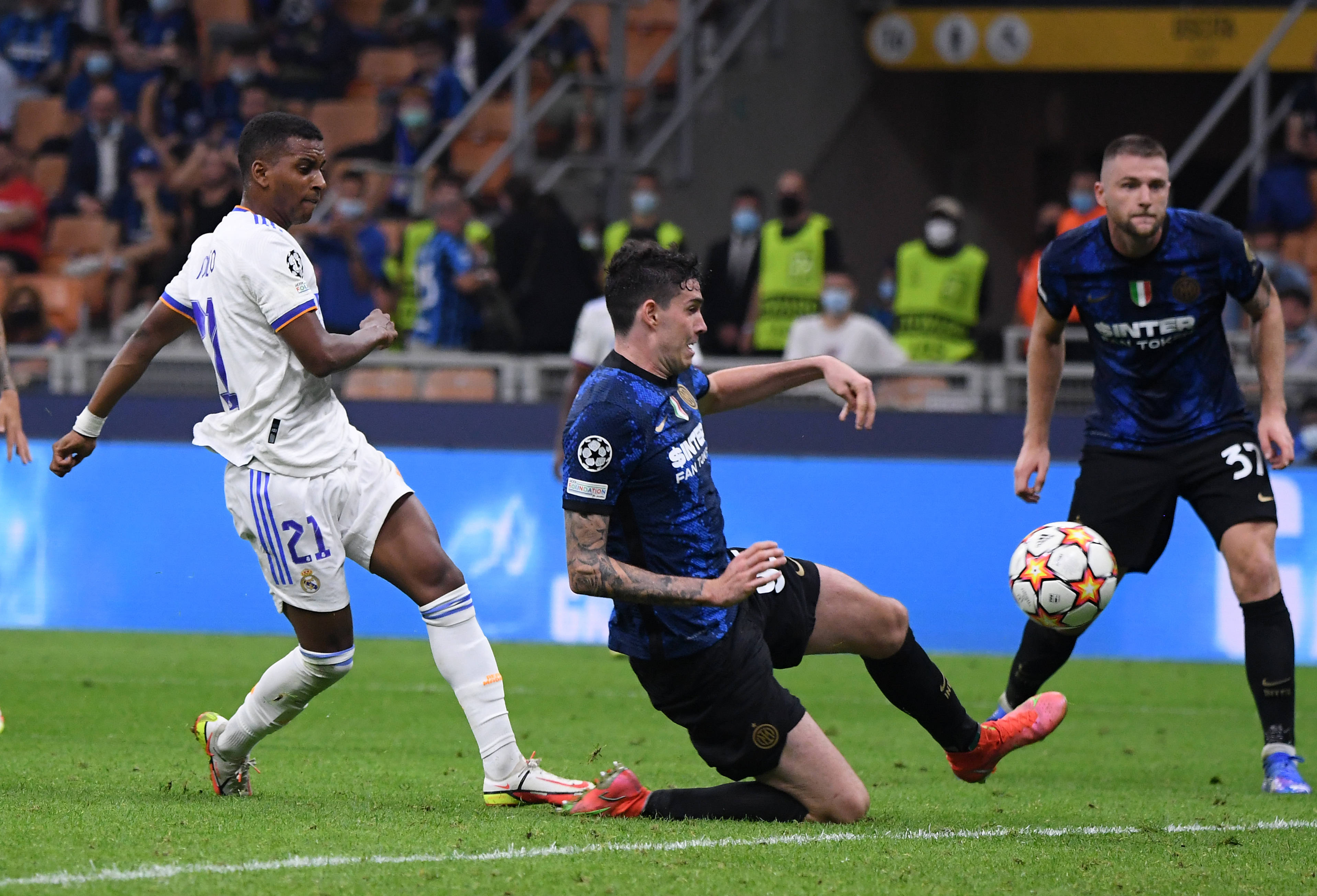 孔帕尼：定位球？我们有自己的优势，也会分析需要改进的地方（孔帕尼：定位球有优势，我们也会针对不足改进）