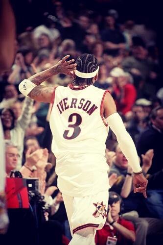 意甲三分制时代以来，米兰前14轮拿超过30分最终都排名前三（自意甲实行三分制以来，米兰在前14轮拿到30分以上的赛季最终均跻身前三）