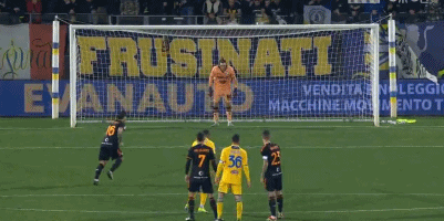 F1收官战正赛：维斯塔潘虽夺冠但无缘WDC；诺里斯加冕世界冠军