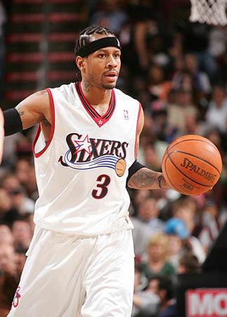 登国际舞台，泰州队“苏超”冠军奖杯亮相中国国际进口博览会（泰州队“苏超”冠军奖杯登上中国国际进口博览会舞台）