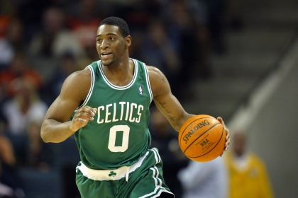 曼城斯特林末节进球助球队获胜（斯特林末段破门助曼城取胜）