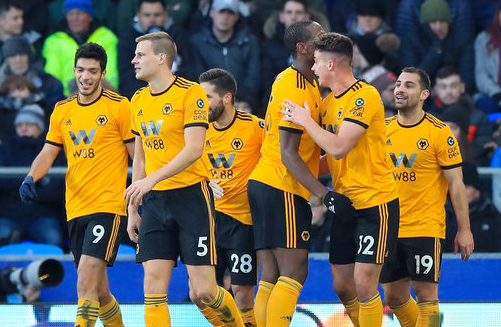 詹姆斯：防守时我们要拧成一根绳，并且时刻保持沟通（詹姆斯：防守要同心协力，始终保持沟通）