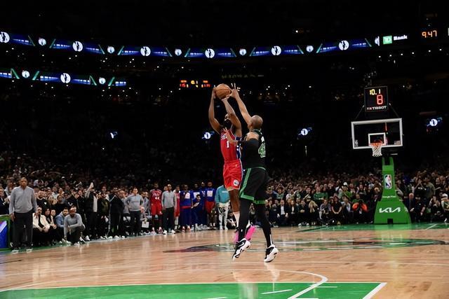 接近神不代表能超越神，科比距离乔丹的差距还是有质的差距（逼近不等于超越：科比与乔丹仍有质的鸿沟）