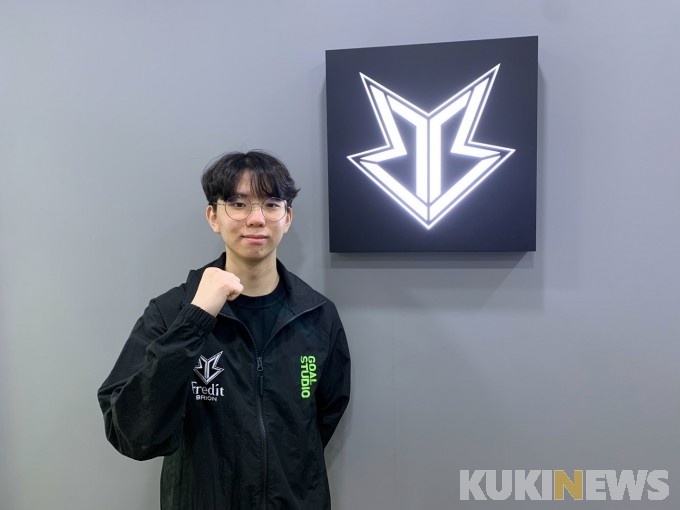 更是在关键 更是在关键